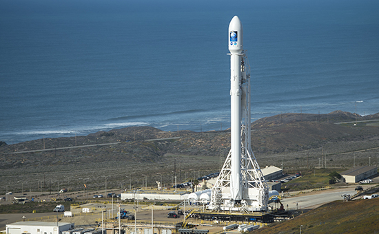 Ракета-носитель Falcon 9 со спутником&nbsp;Jason-3 на&nbsp;​базе ВВС США Ванденберг в Калифорнии, США