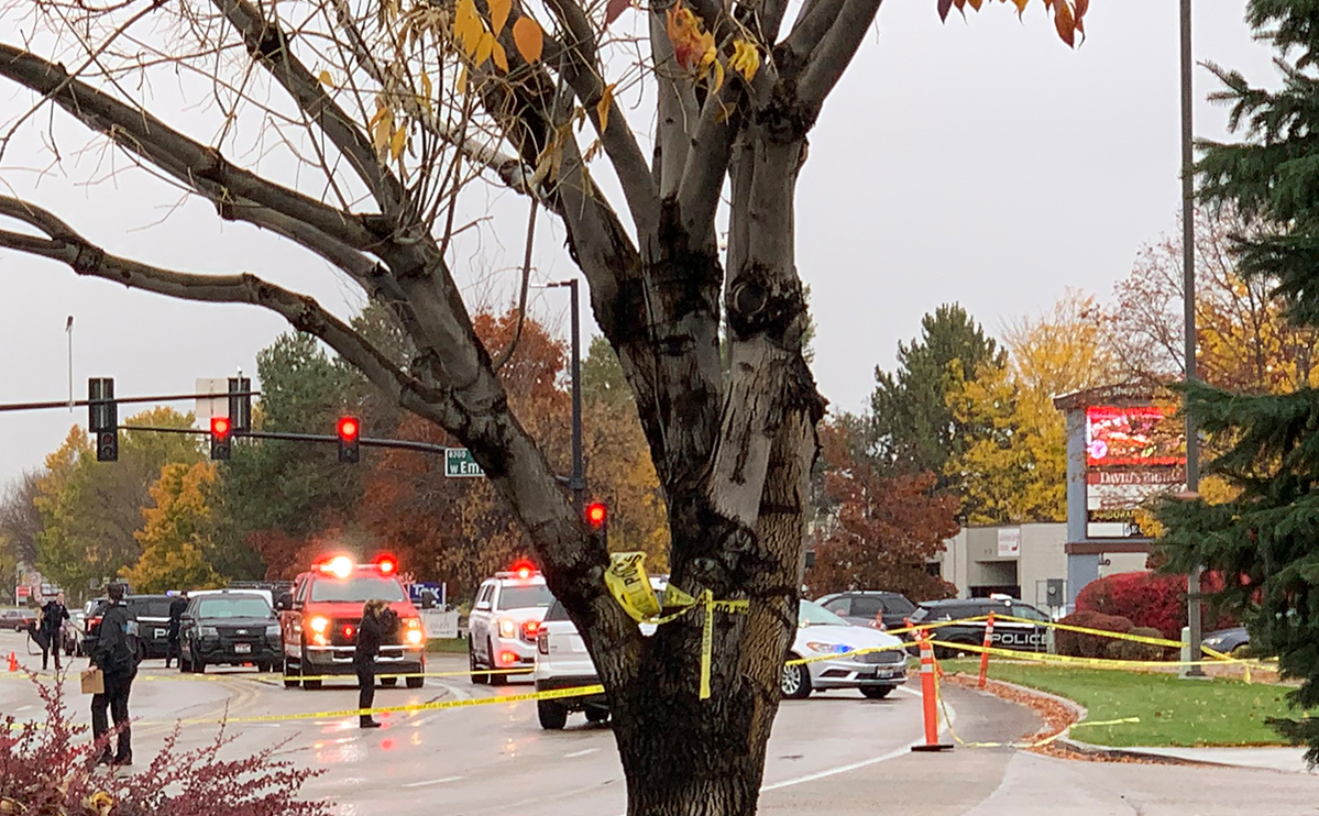 Шесть человек пострадали при стрельбе в торговом центре в Айдахо