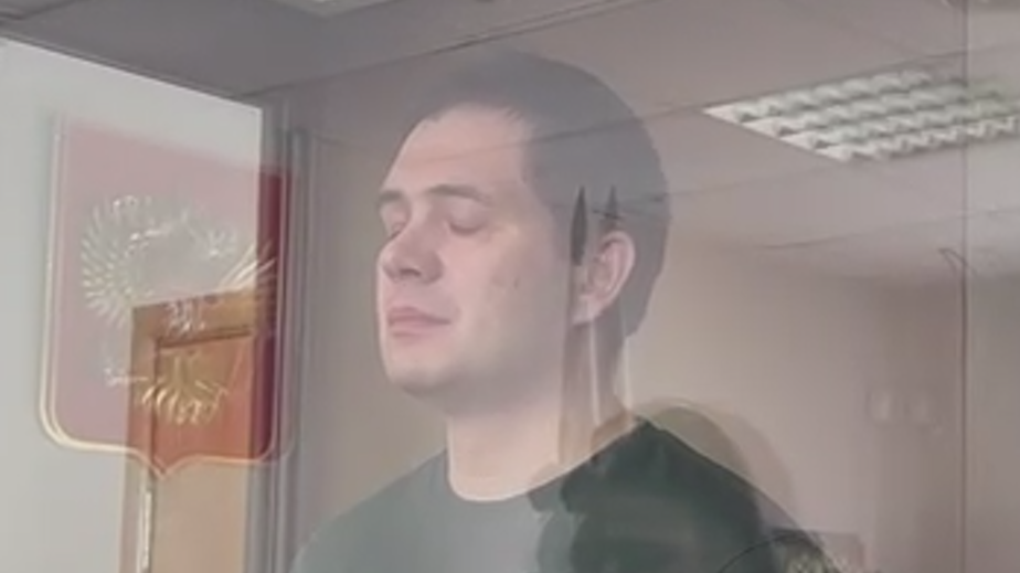 Суд перевел главреда Baza Трифонова под домашний арест