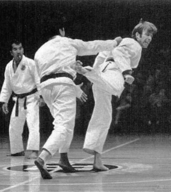 Фото: chucknorris / Instagram (входит в корпорацию Meta, признана экстремистской и запрещена в России)