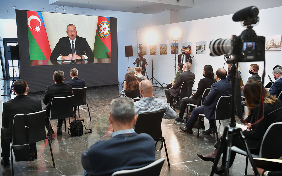 Журналисты во время пресс-конференции&nbsp;Ильхама Алиева в Баку