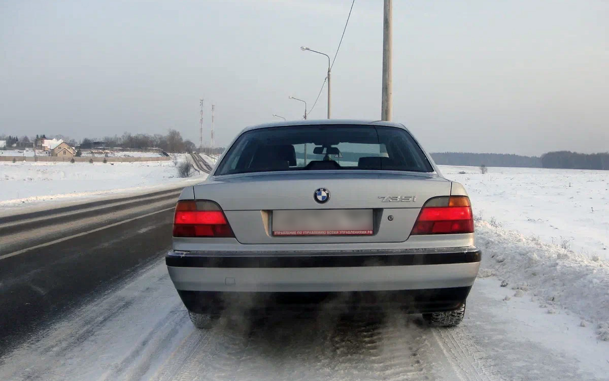 BMW 735i