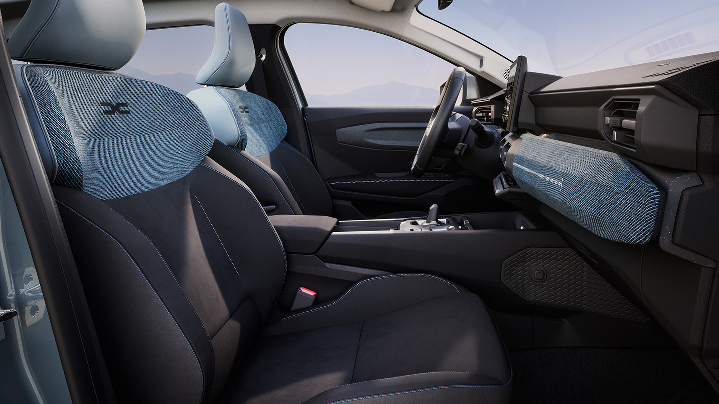 В Dacia Striker есть проектор трехмерного изображения и 3D-навигация с завидной детализацией и графикой