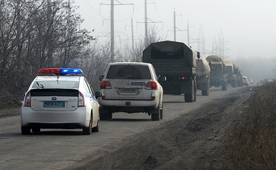 Донецкая область, отвод тяжелого вооружения от линии соприкосновения