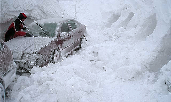 В Магаданской области два поселка отрезаны от мира снежными заносами