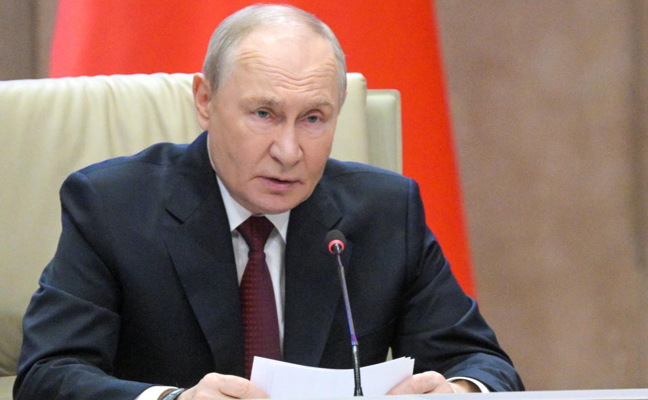 Путин и глава ФИФА прислали венки на церемонию прощания с Симоняном