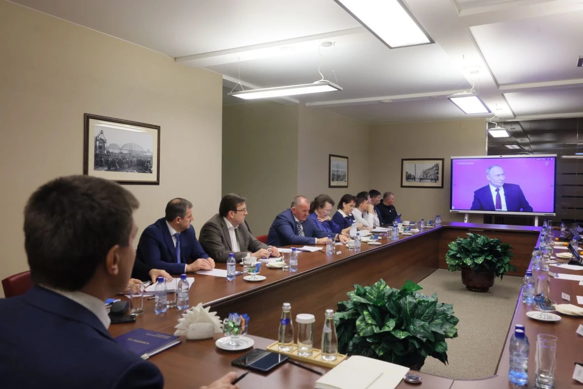 Вопросы красноярцев, которые поступили на прямую линию, переданы в работу