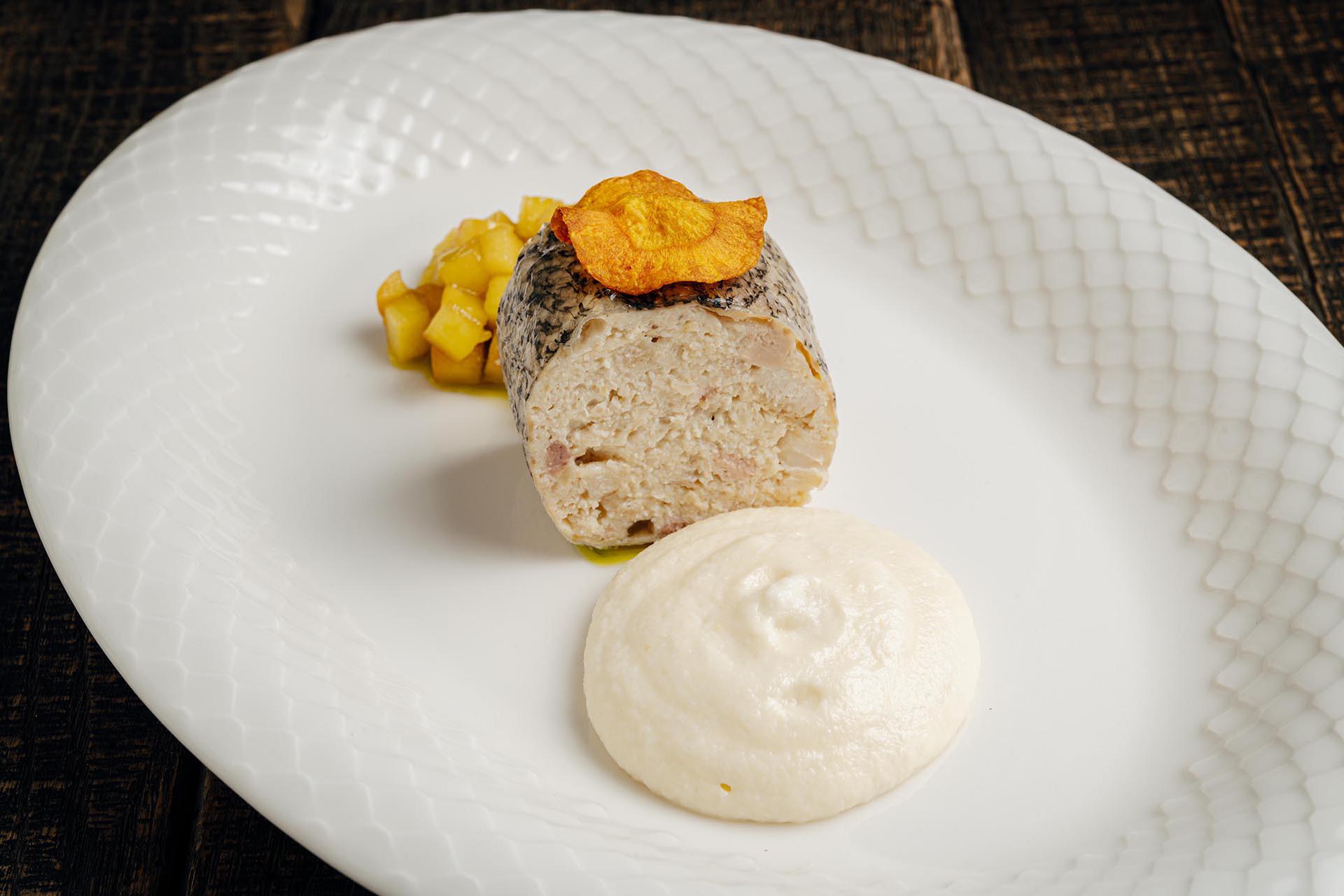 Щука, фаршированная печенью налима