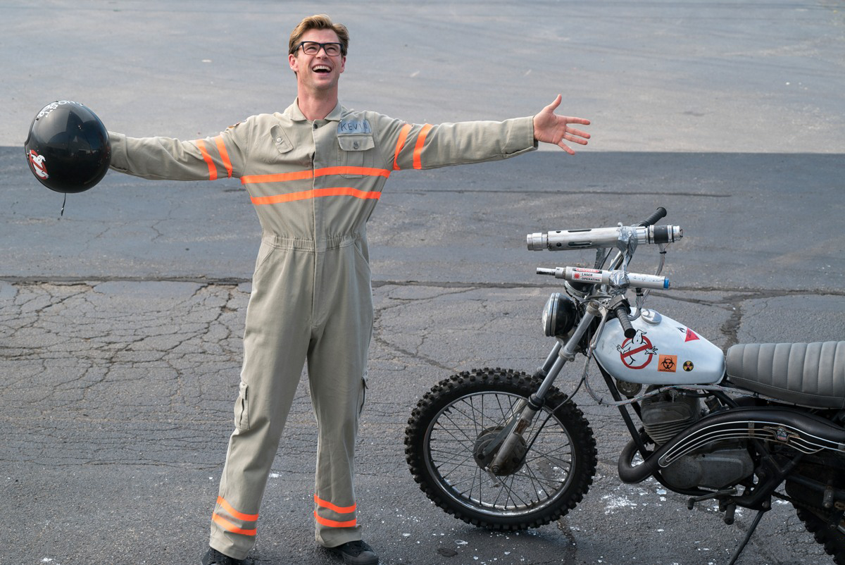 Актер Крис Хемсворт и мотоцикл Экто-2