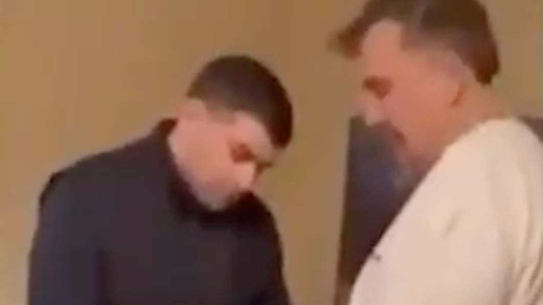 Появилось видео задержания Саакашвили во время застолья