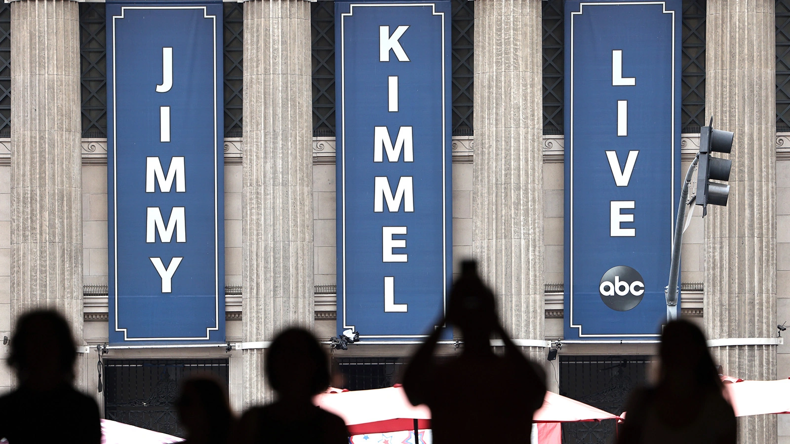 Вечернее шоу Jimmy Kimmel Live! закроют спустя 24 года в эфире