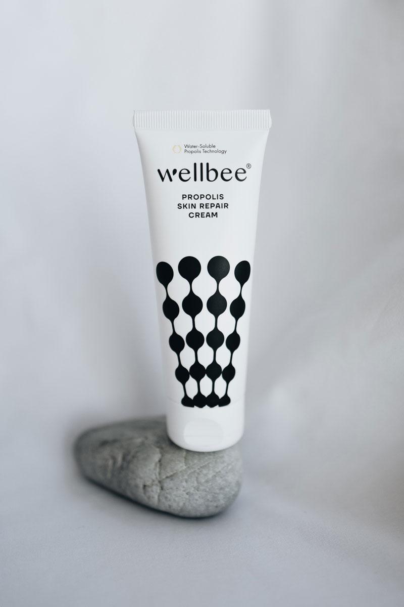 Мультивосстанавливающий крем для проблемной и чувствительной кожи лица и тела Wellbee, 826 руб. (Ozon)