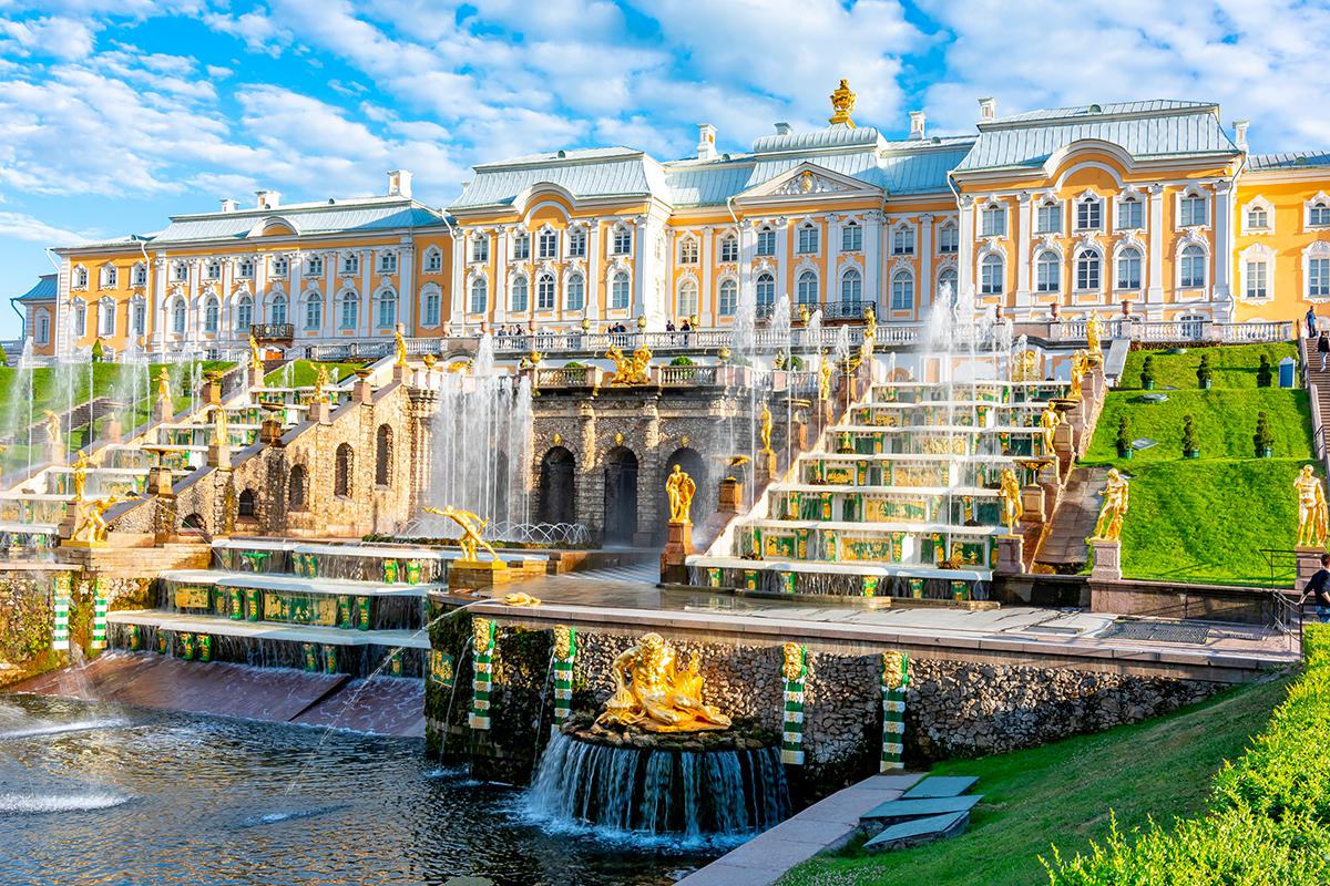 Дворцово-парковый ансамбль в Петергофе