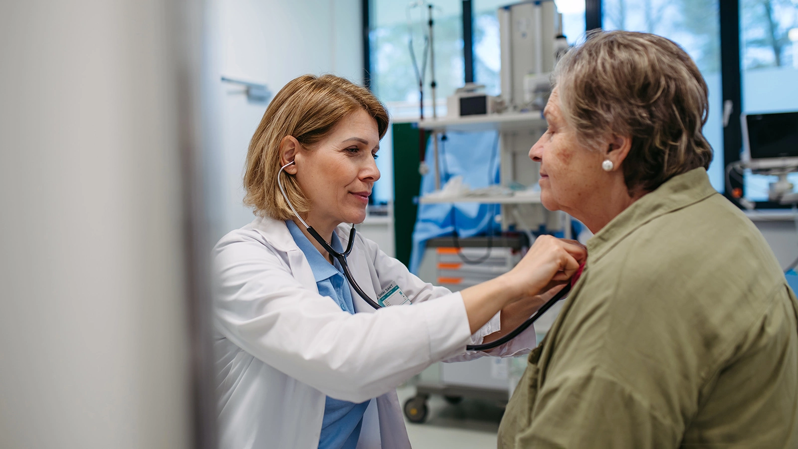 Россиянам напомнили о доступных услугах по ОМС