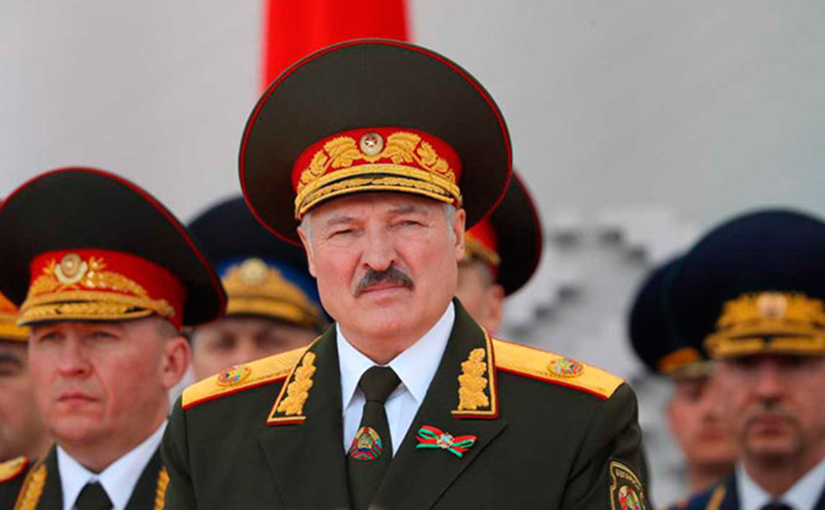Александр Лукашенко на военном параде, 9 мая 2020 года