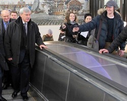 Г.Полтавченко полностью запретил фото- и видеосъемку в метро Петербурга