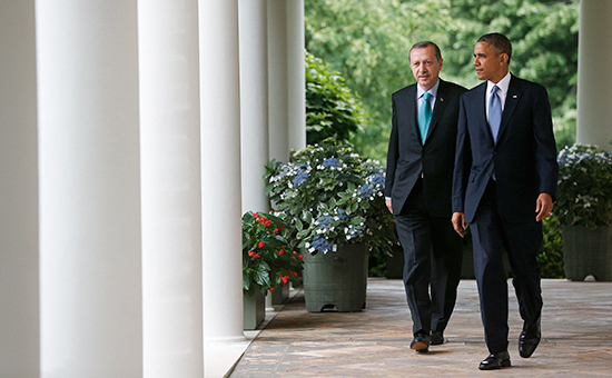 Турецкий президент Реджеп Тайип Эрдоган (слева) и&nbsp;президент США Барак Обама, май 2013 года


