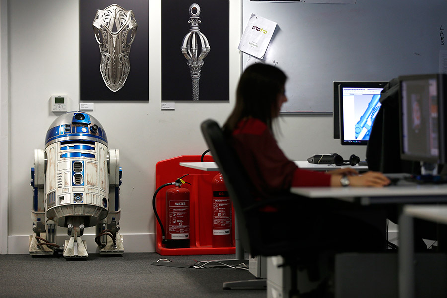 Реплика макета дроида R2-D2


