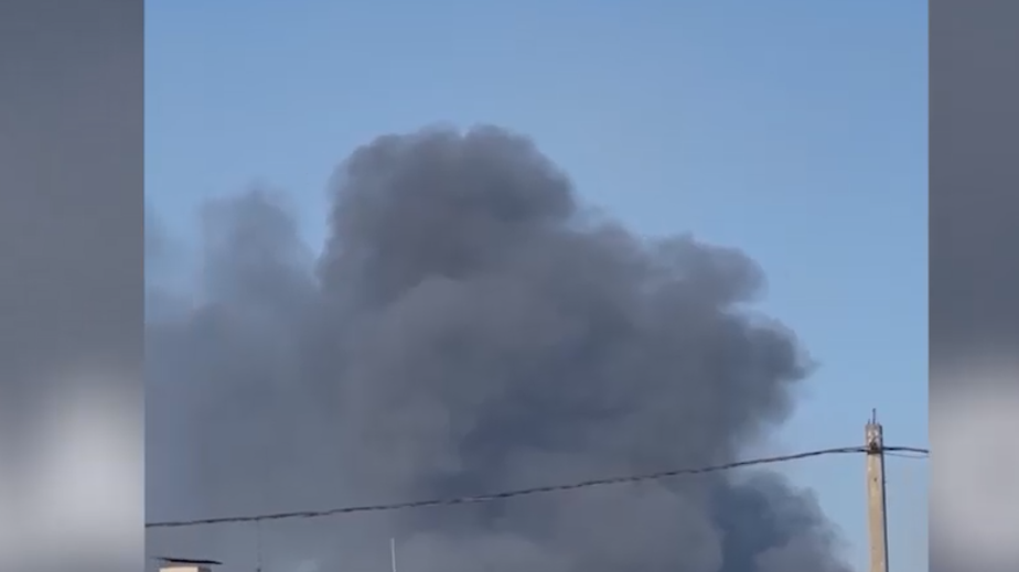В Шебекино из-за обстрела загорелся завод