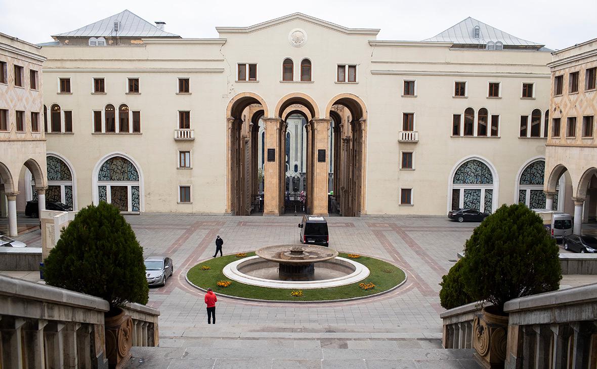 Здание парламента в Тбилиси