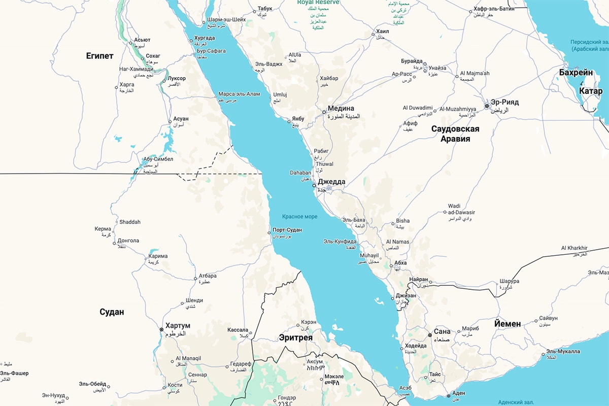 Красное море отделяет Африку от Азии и соединяет Индийский океан со Средиземным морем через Суэцкий канал