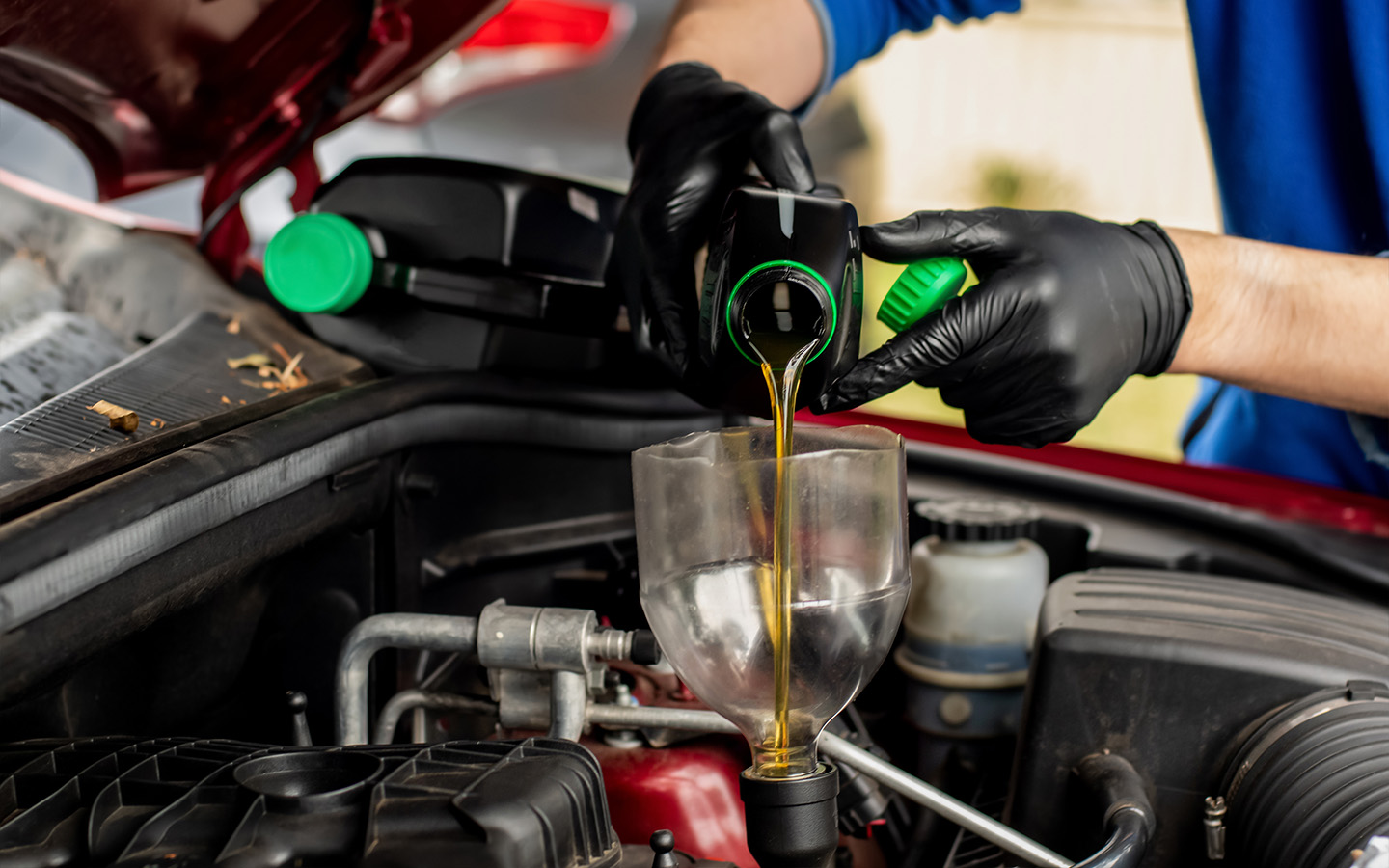 Зимой рекомендованные компанией-производителем интервалы замены моторного масла лучше сократить примерно вдвое