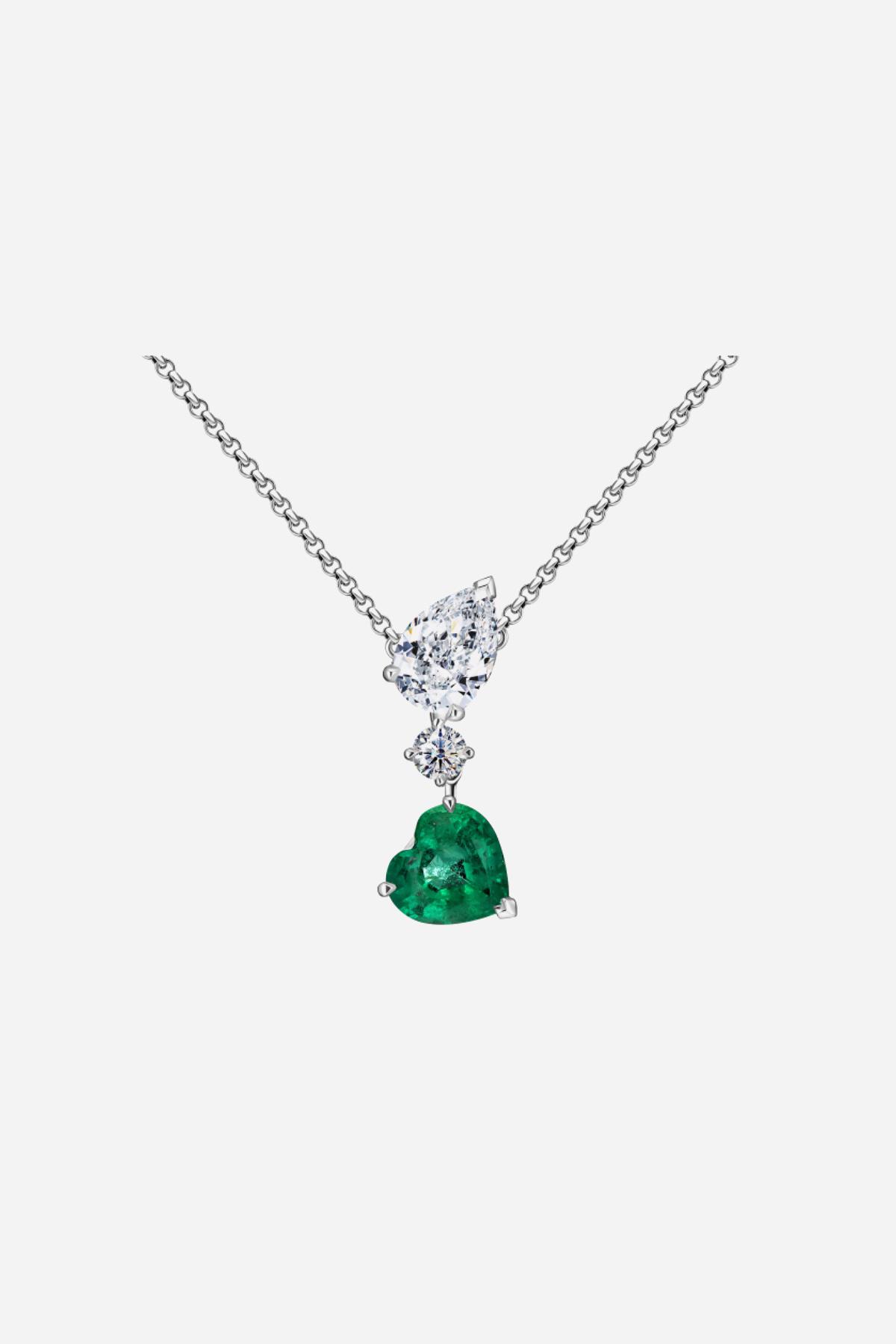 Колье из коллекции Balance, Alrosa Diamonds, 1 414 700 руб. (alrosadiamond.ru)
