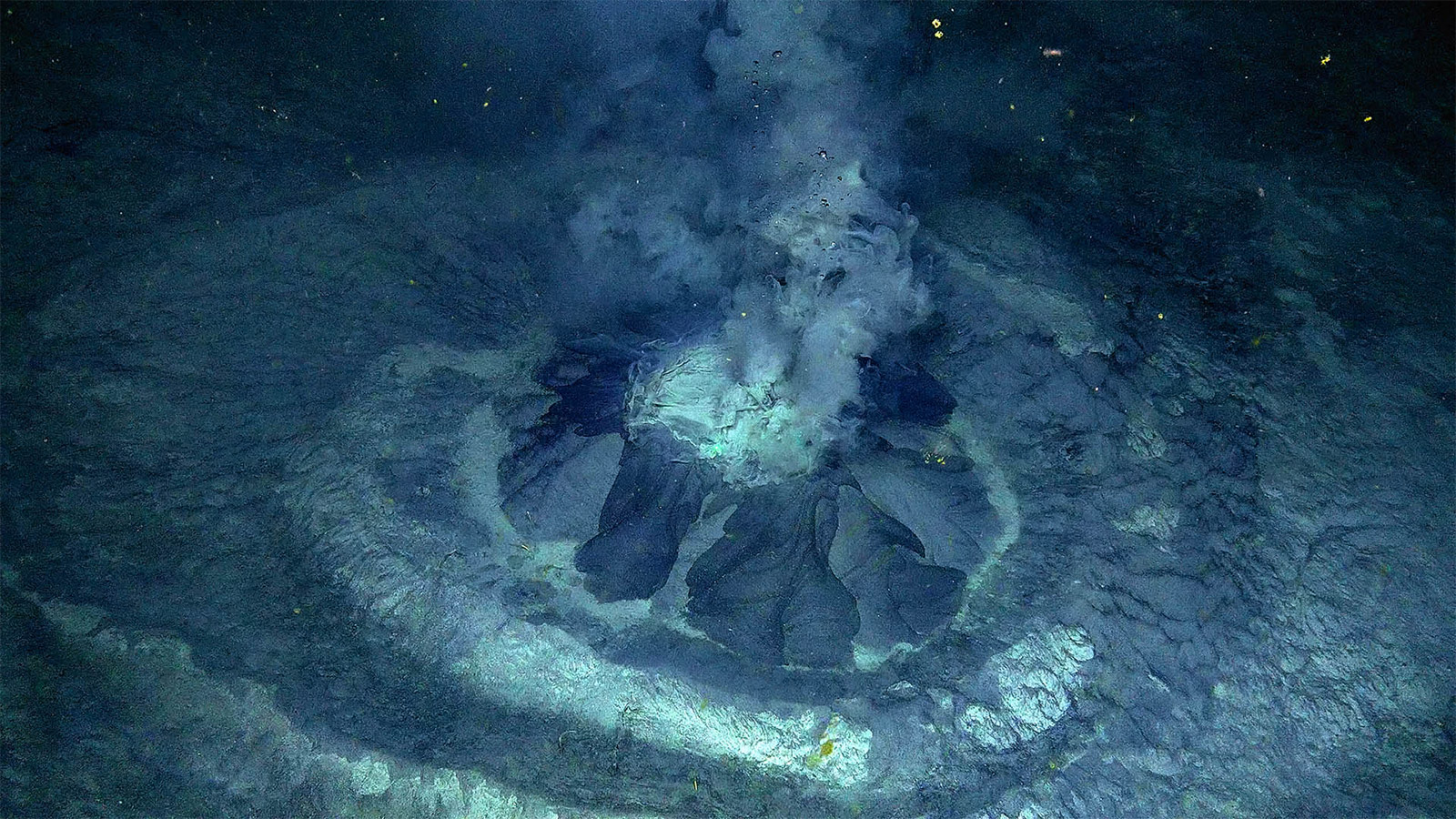 На дне Баренцева моря нашли загадочный метановый вулкан | РБК Life