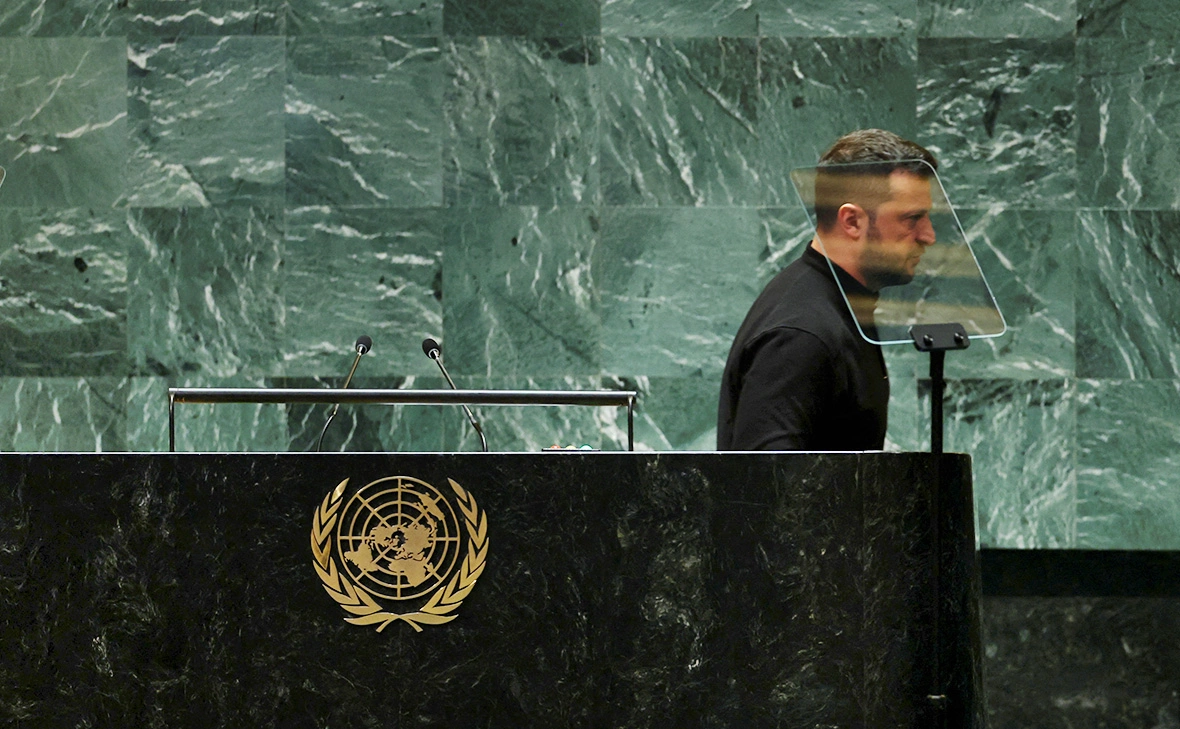 Mike Segar / Reuters