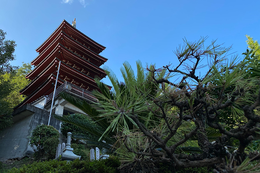 Храм в Куре