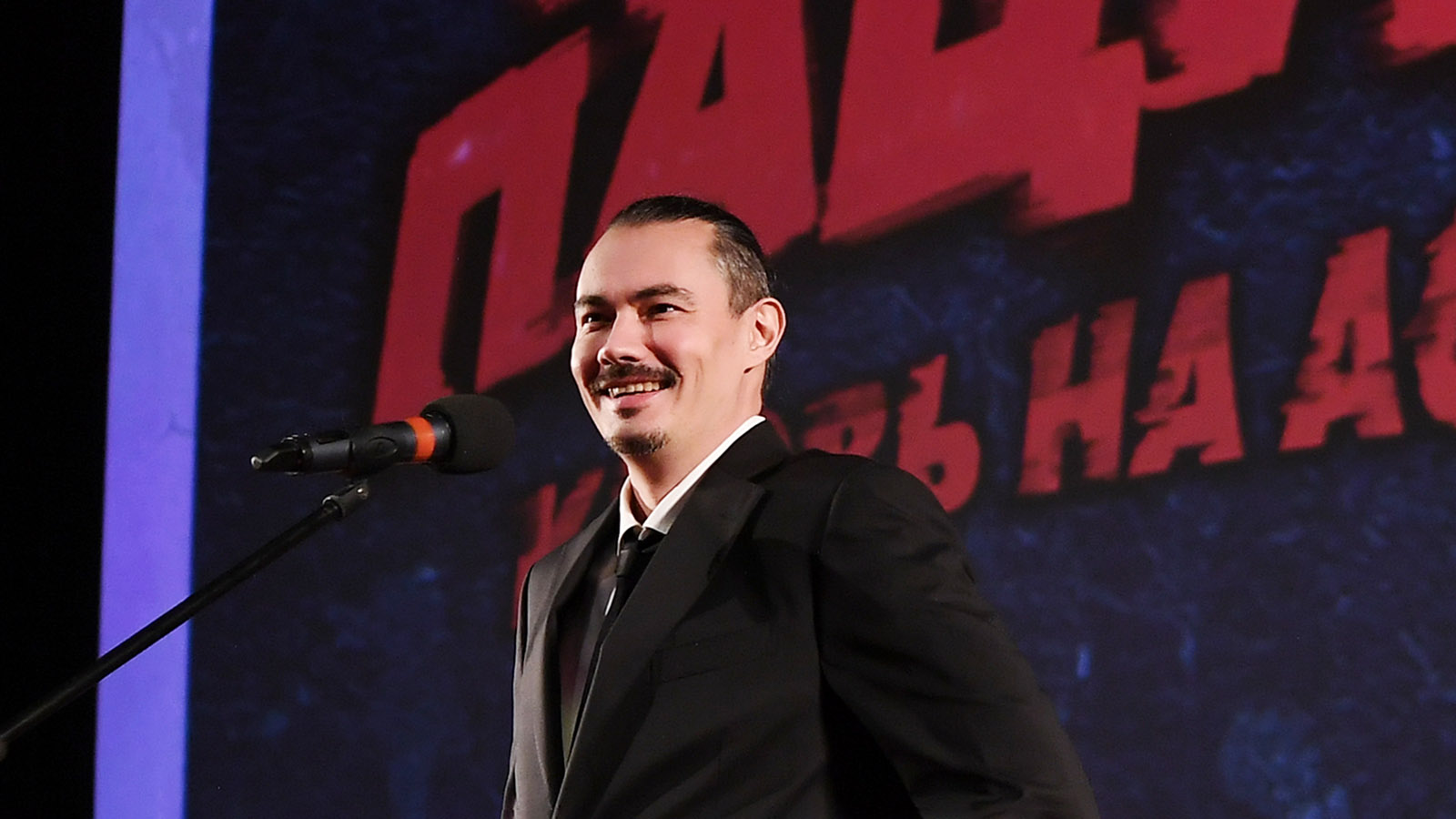 Режиссер Жора Крыжовников 