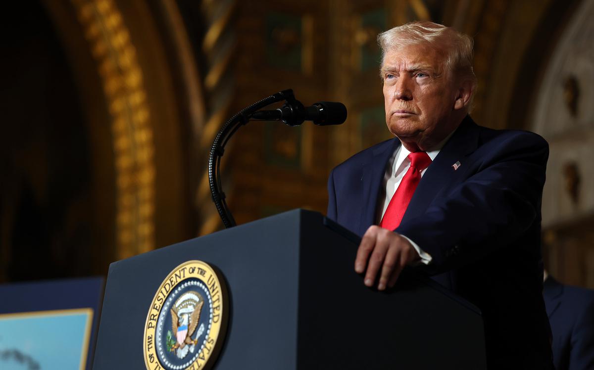 Трамп объявил, что Венесуэла передаст США до 50 млн баррелей нефти