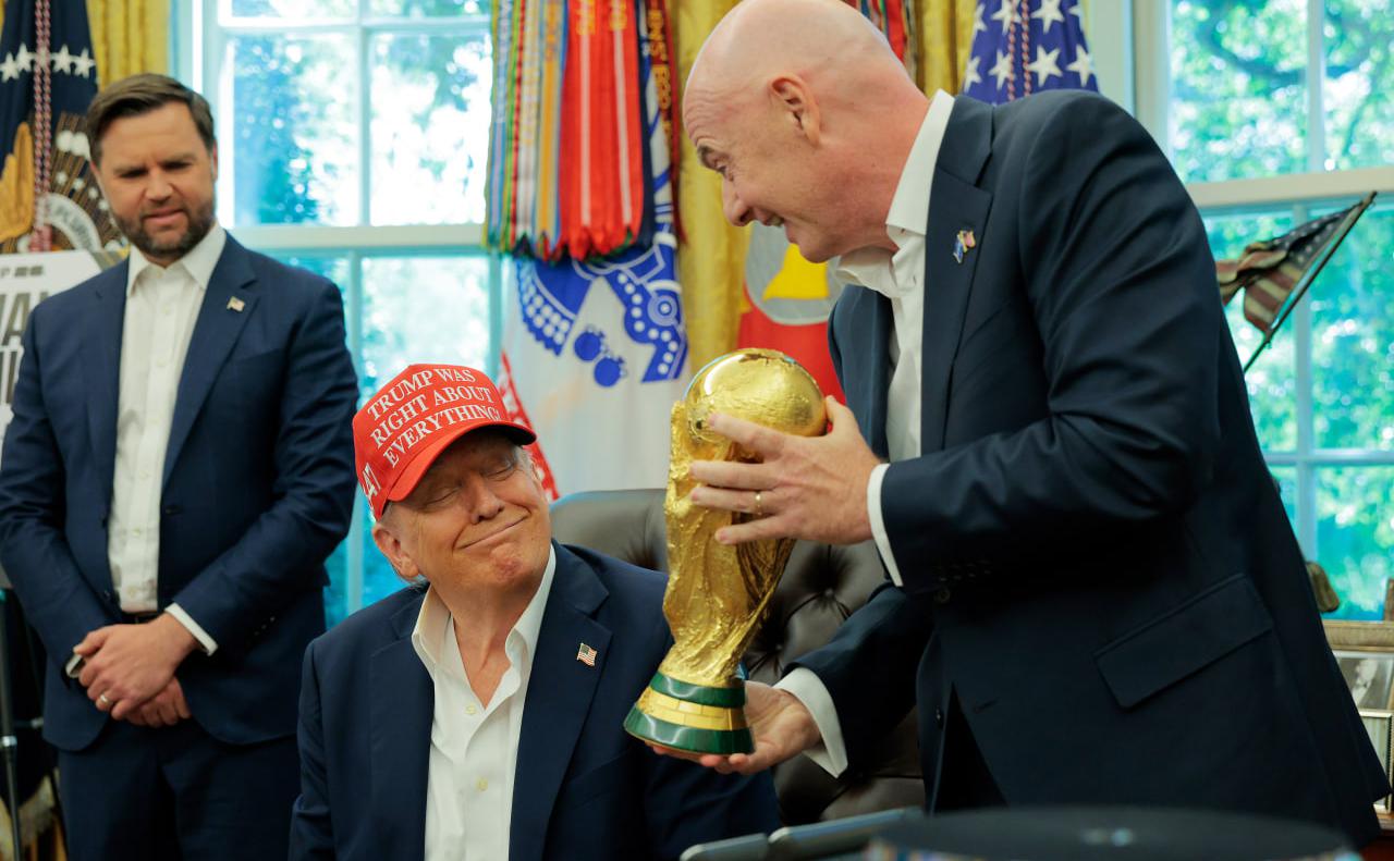 Президент США Дональд Трамп и глава ФИФА Джанни Инфантино