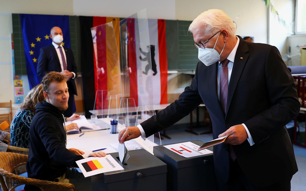 Президент Германии проголосовал на выборах в бундестаг