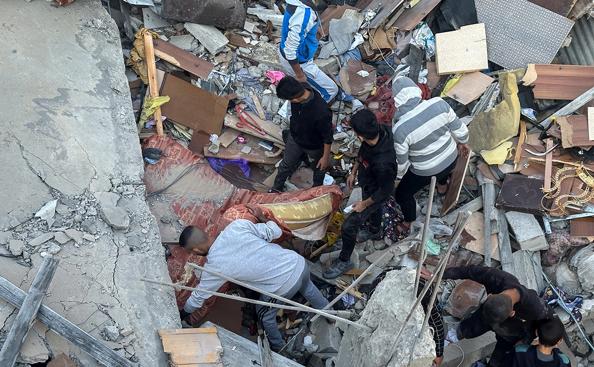 Fadi Shana / Reuters