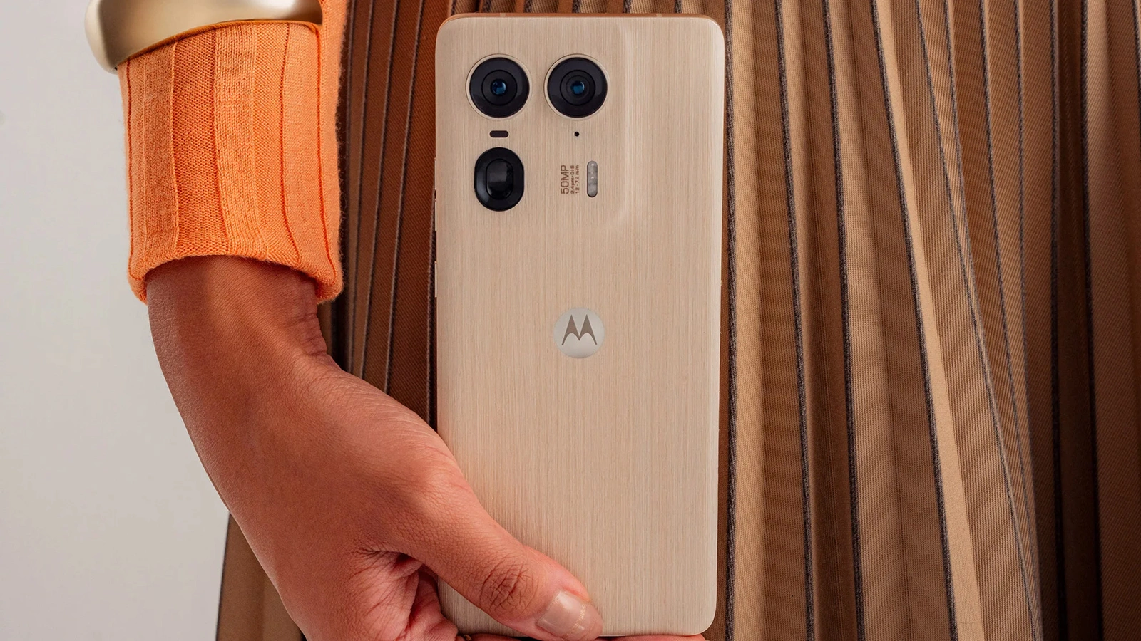 <p>Смартфон Motorola Edge 50 Ultra</p>