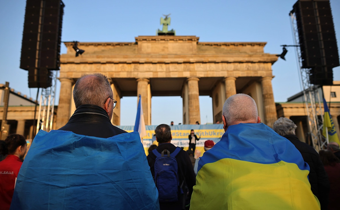 Omer Messinger / Getty Images