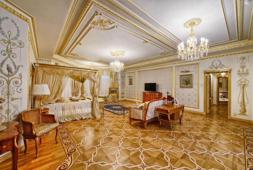 На Рублевке продается золотой дворец за 100 млн долларов. Фото