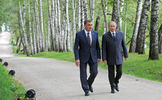 Исполняющий обязанности губернатора Тульской области Алексей Дюмин и президент России Владимир Путин (слева направо)


