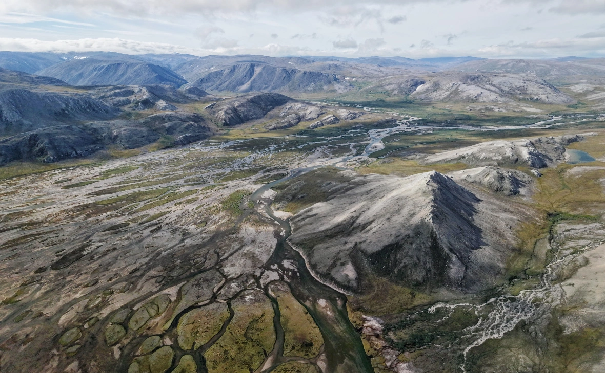 MikeDrone / Shutterstock