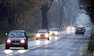 ГИБДД Москвы призывает водителей включать  ближний свет днем