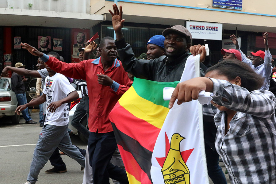 Фото:  Philimon Bulawayo / Reuters