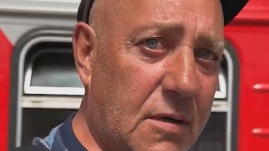 Пассажиры рассказали о первых минутах после крушения поезда под Брянском