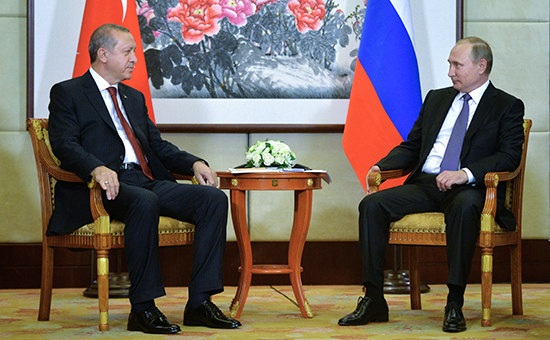 Президент Турции&nbsp;Реджеп&nbsp;Эрдоган и президент России Владимир Путин во время встречи на саммите G20


