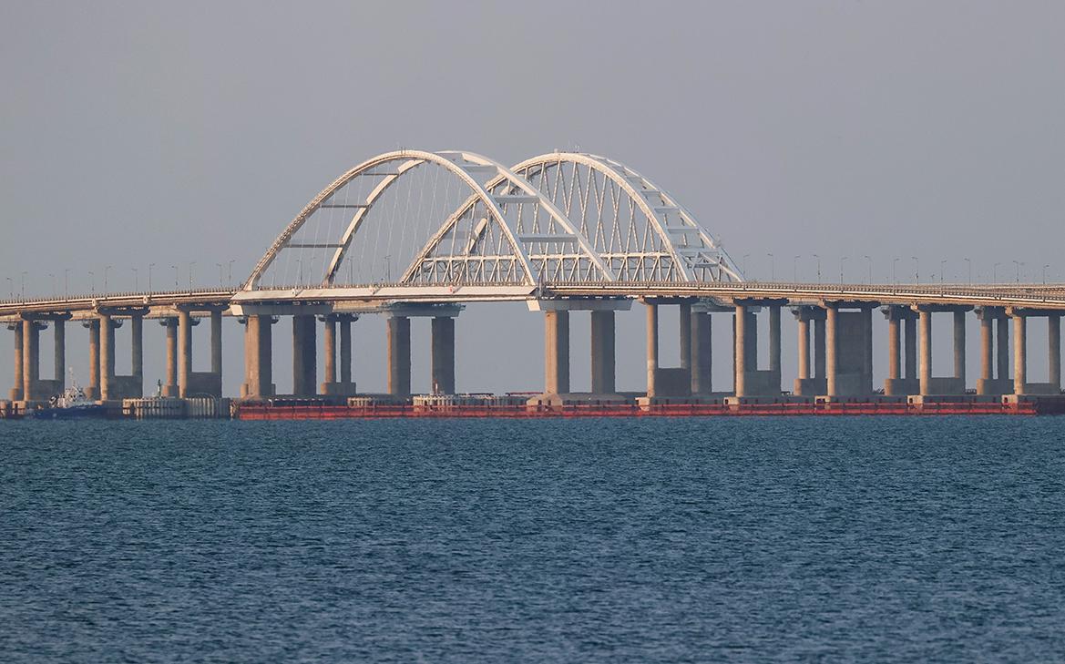 Водителям напомнили правила поведения при тревоге на Крымском мосту