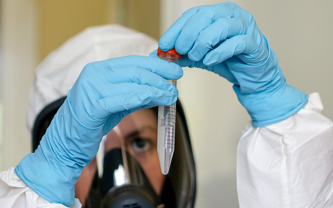 Центр Гамалеи допустил создание вакцины на основе «дельты» и «омикрона»