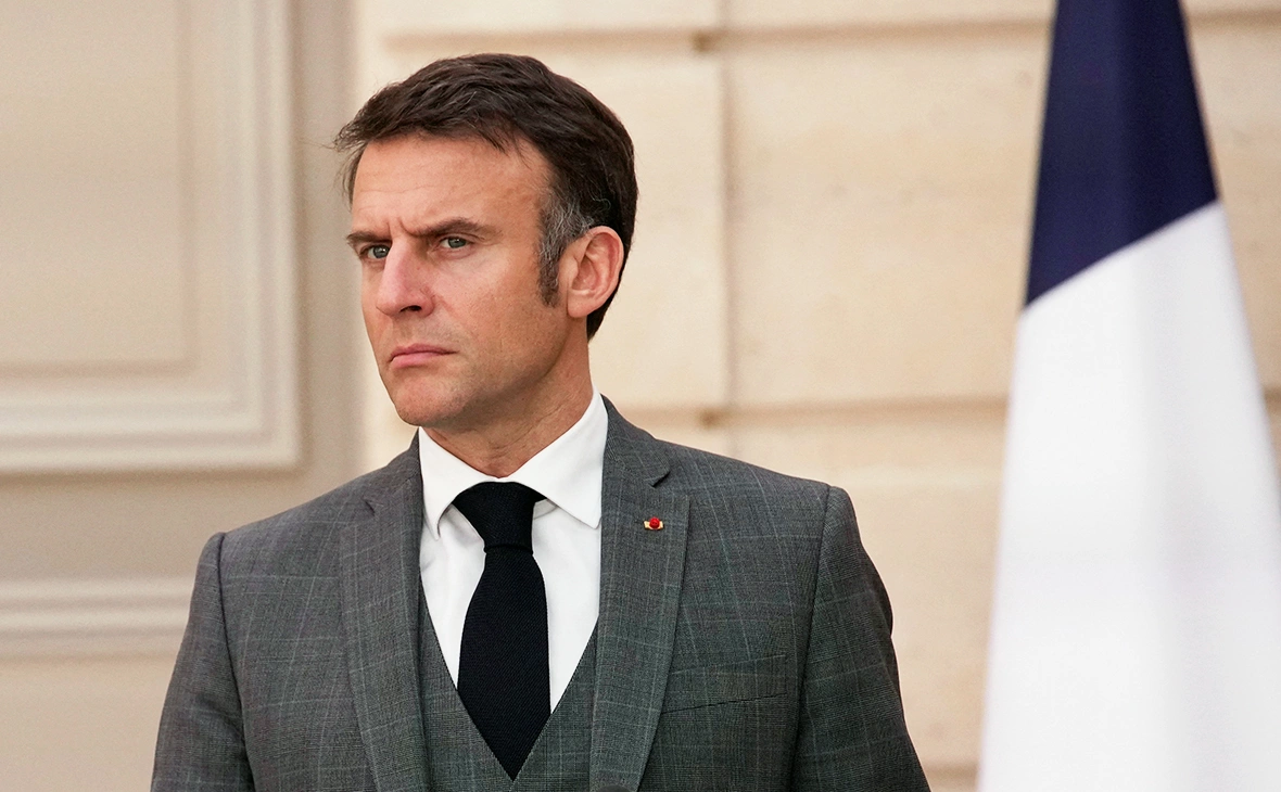 Christophe Ena / Reuters