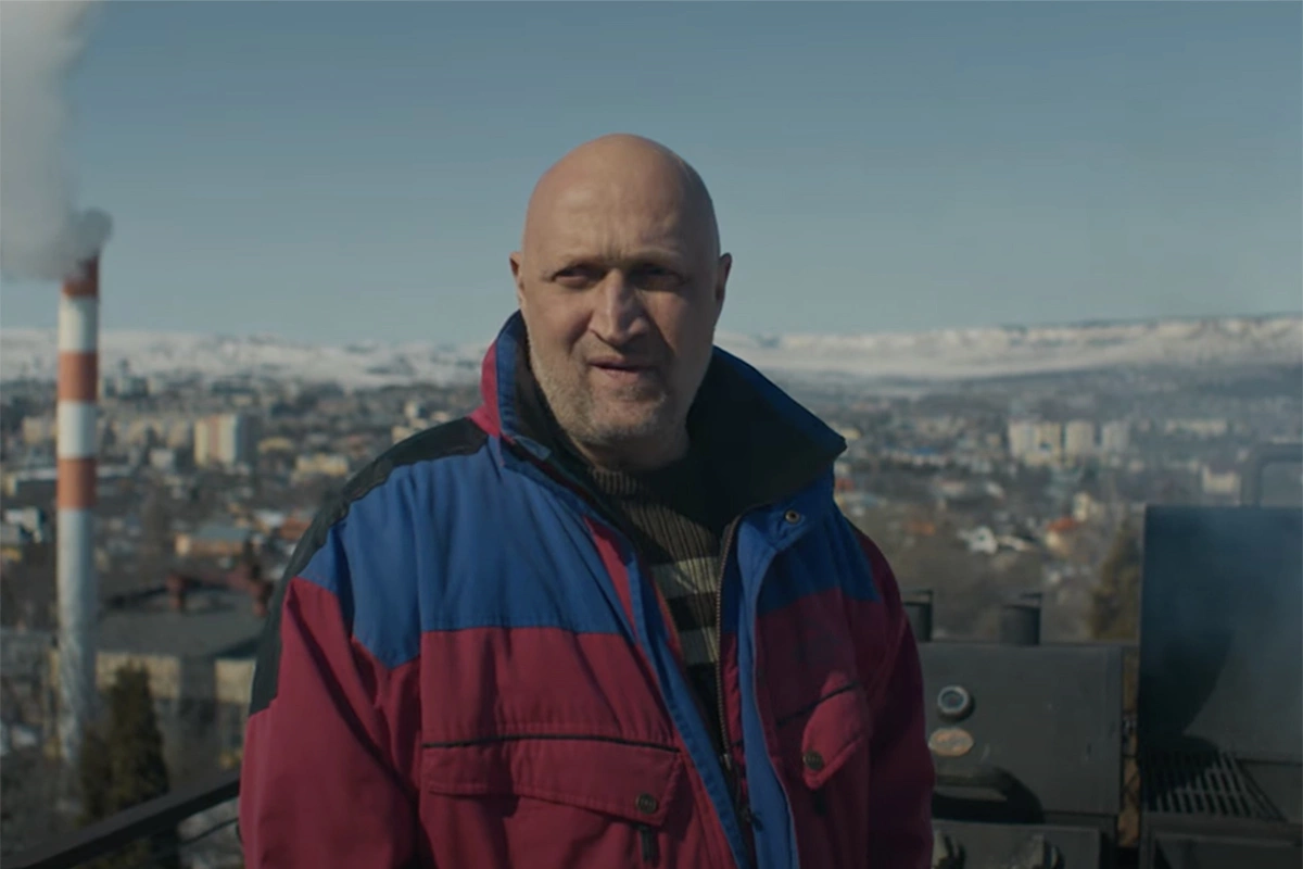 Кадр из сериала «Встать на ноги»