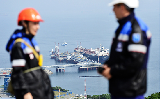 Вид на специализированный морской нефтеналивной порт «Козьмино»