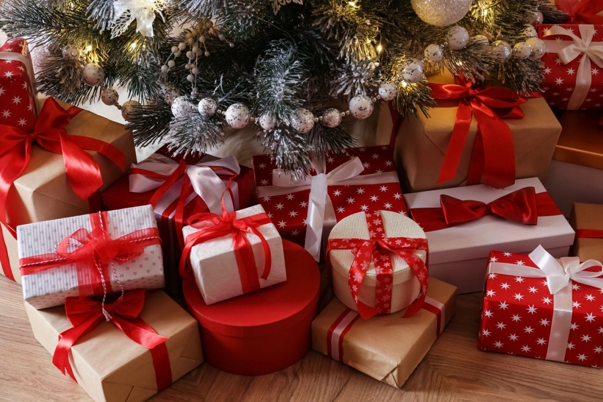 Новогодние загадки понравятся детям разного возраста